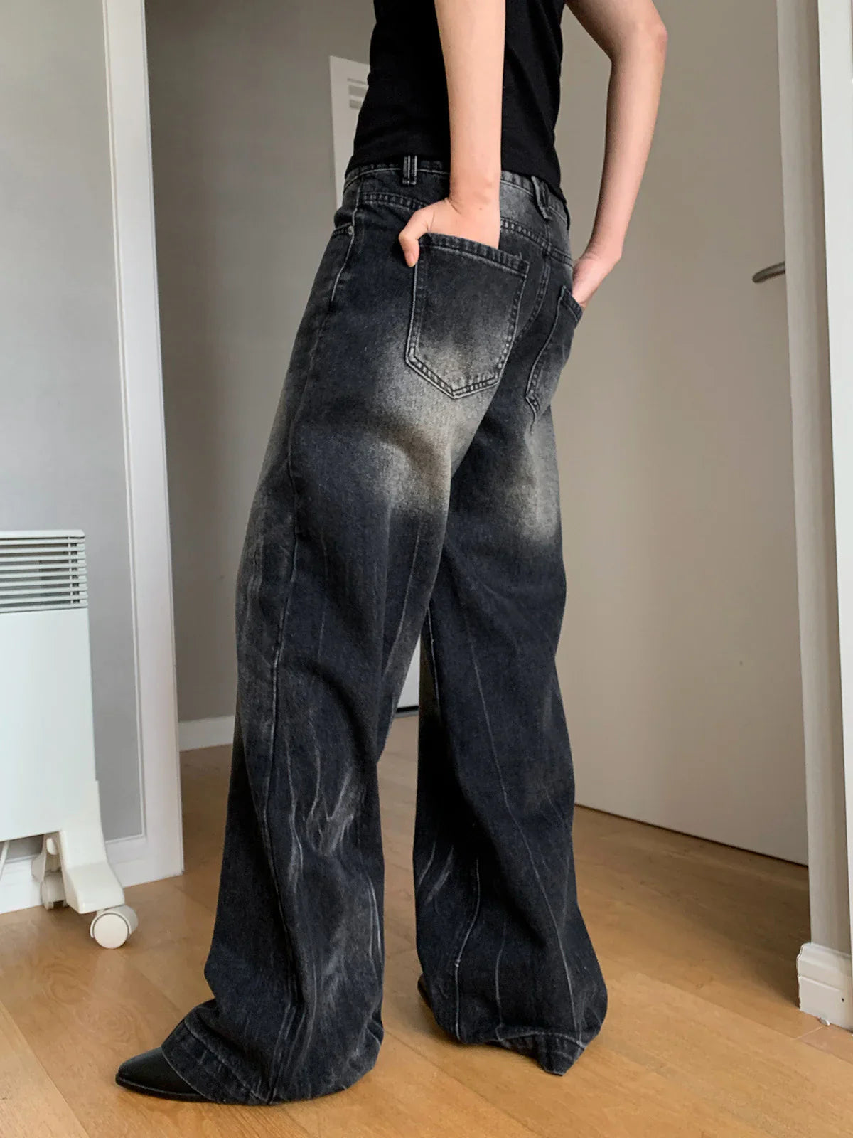 Αριάδνη – Μαύρο wide-leg τζιν με ξεβαμμένο εφέ