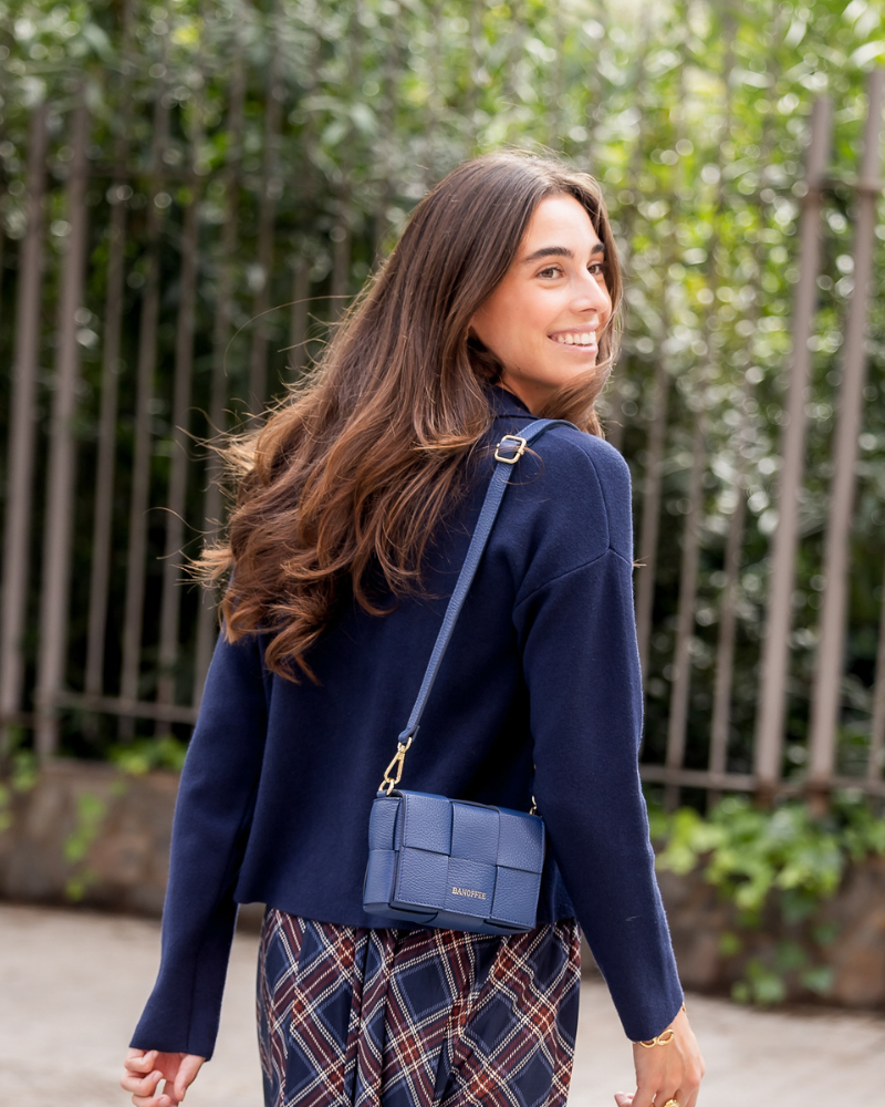 Ιόλη – Κλασικό ναυτικό πουλόβερ