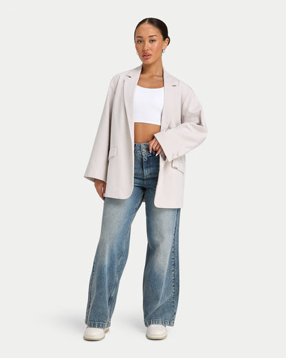 Δήμητρα – Ανοιχτό μπλε τζιν σε φαρδιά γραμμή